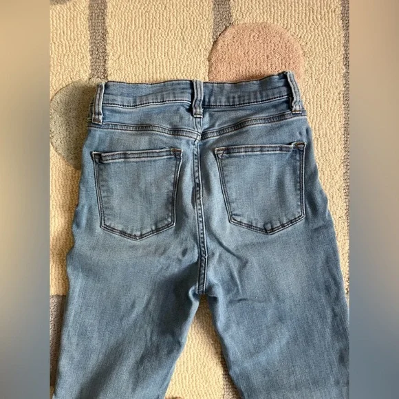 J Crew Mercantile Jeans - Women's Size 26 - Light Wash - Raw hem - Picture 9 of 16